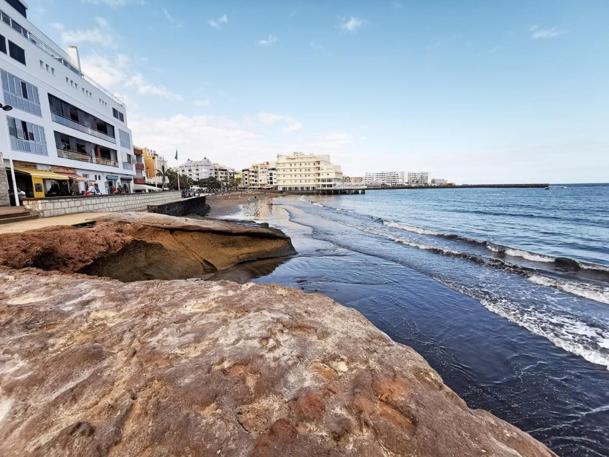 Home2Book BeachFront El Médano Buitenkant foto
