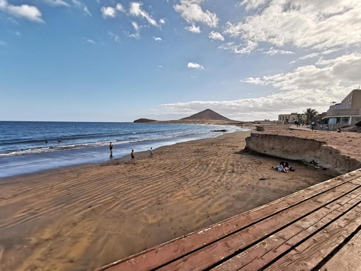 Home2Book BeachFront El Médano Buitenkant foto